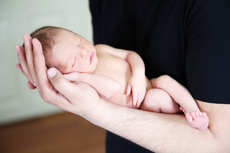 Un bebé con síndrome de abstinencia pasa, como media, 30 días en el hospital. iStock.